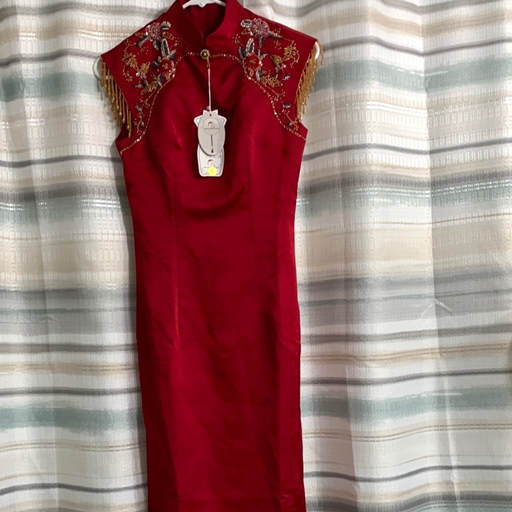 Red Sleeveless Sheath Dress with Mandarin Collar